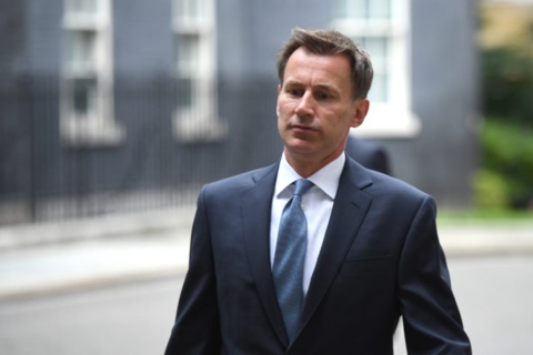 英国外交大臣亨特离职，称做普通议员和一名好爸爸，妻子是中国人