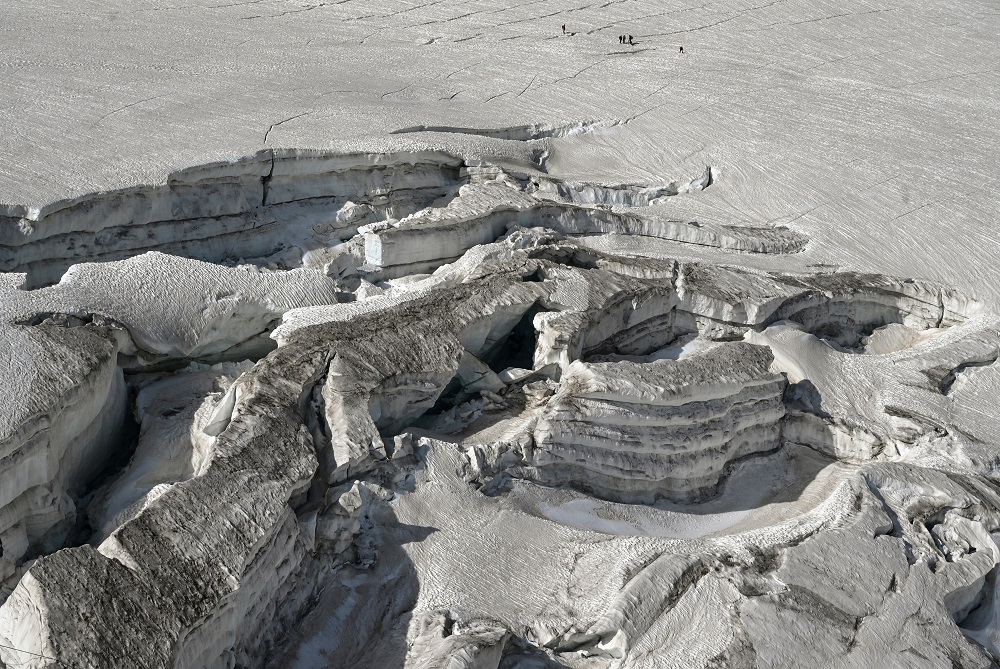 Melting Alpine glaciers yield archaeologic troves, but clock ticking