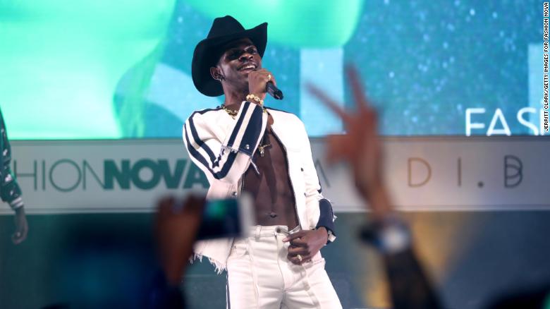 Teen Choice Awards 2019: Watch for Lil Nas X, Taylor Swift and serious surfboards