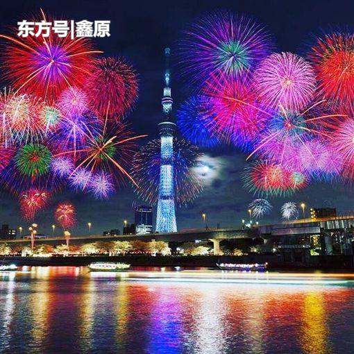 东京年度烟花大会晴空塔上演，壮丽画面被“手残党”拍成灾难片！