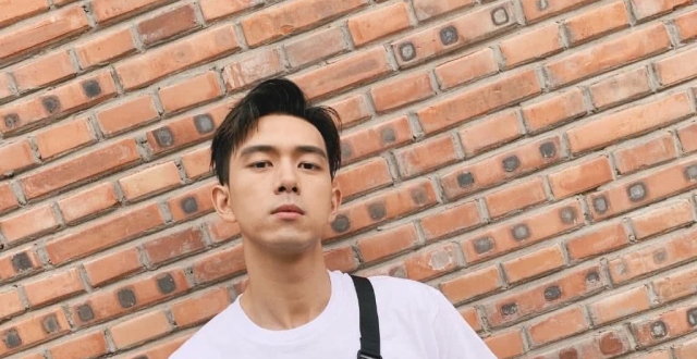 寄件人是李现，吕佳容晒七夕节礼物疑公开恋情，网友：刻意蹭热度