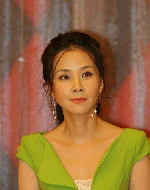 陈坤儿子的生母曝光，身份颠覆大家的认知，难怪和董洁擦不出火花