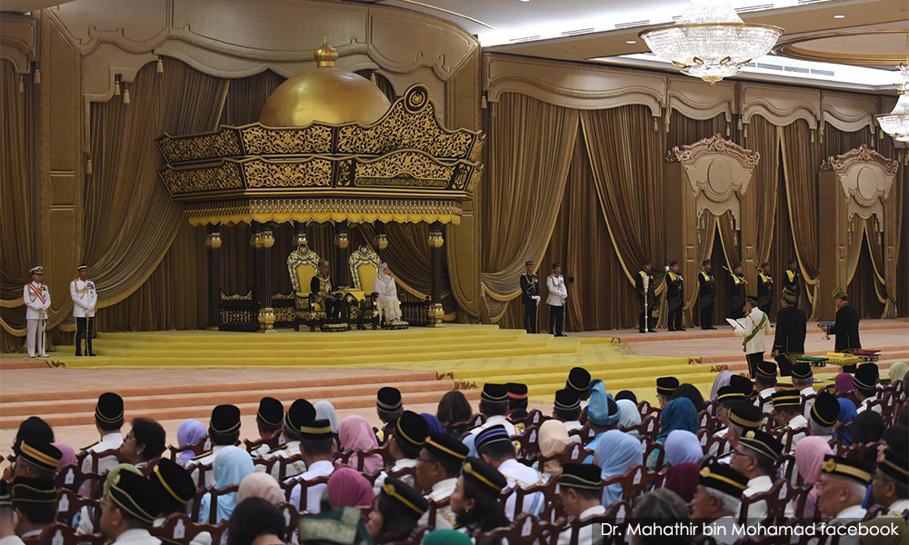 No prominent lawmakers on Agong's honours list