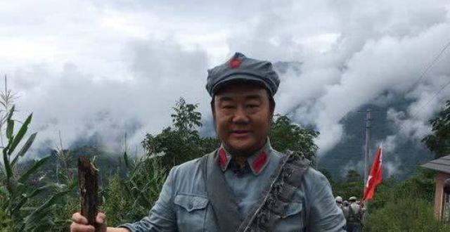 霍勇倪大红张国强马跃等现身四川 重走泸定桥并开展文艺慰问演出