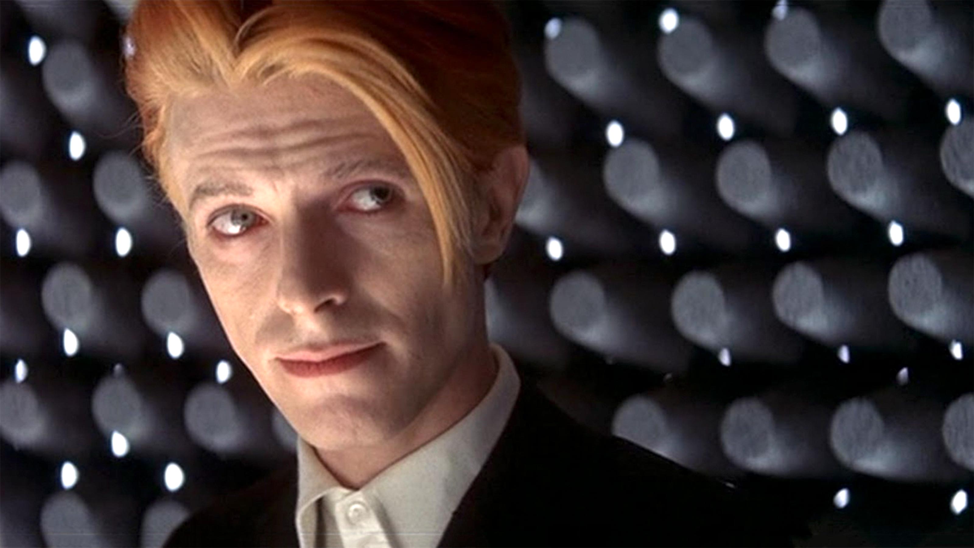 Man Who Fell to Earth TV series coming from Star Trek producer