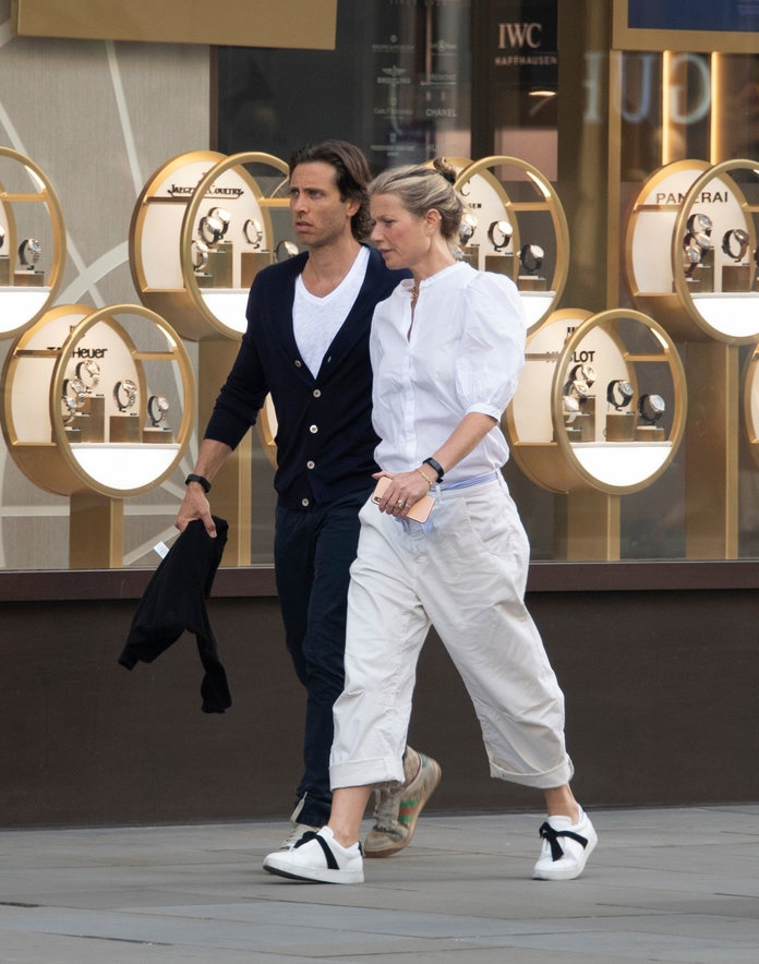 These Are THE White Sneakers to Have Right Now, According to Gwyneth Paltrow