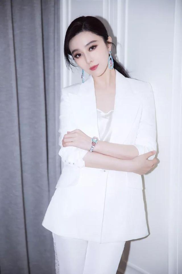 范冰冰获封娱乐圈最不好惹明星，最新路透曝光全身包裹发量惊人