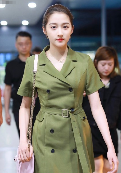 王思聪绯闻女友周洁琼疑穿假货 与关晓彤泫雅撞衫