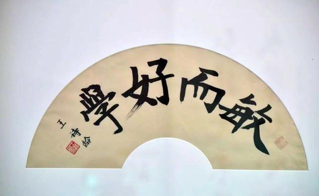 李湘晒女儿近照，9岁王诗龄全身奢侈品，帽子包包价值过万