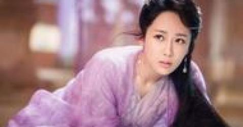杨紫国外录制节目，被当地人误认成韩国女星？而她的反应非常直接