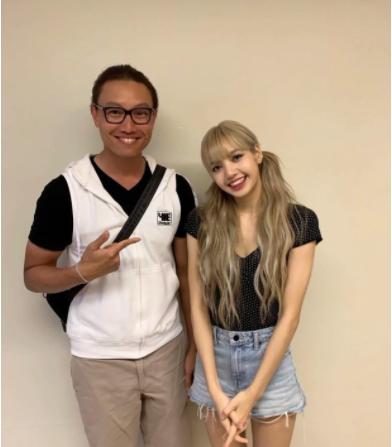 有一种“腕线过裆”叫Lisa，本以为很丑，配上“莲花手”绝美