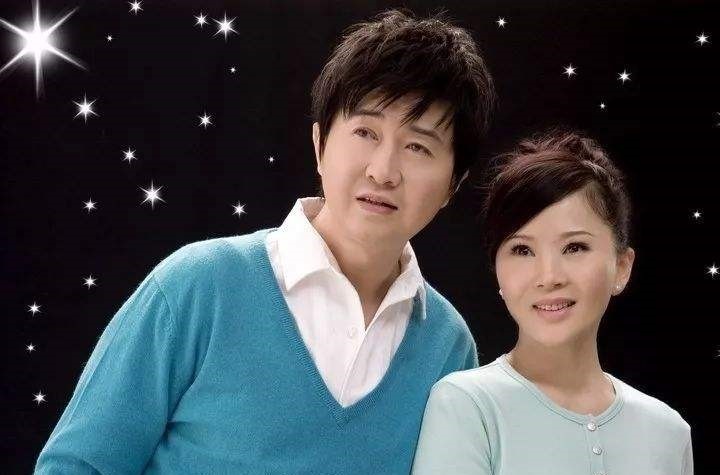 付笛生一家罕见同框，老婆任静超冻龄，与帅气儿子似姐弟
