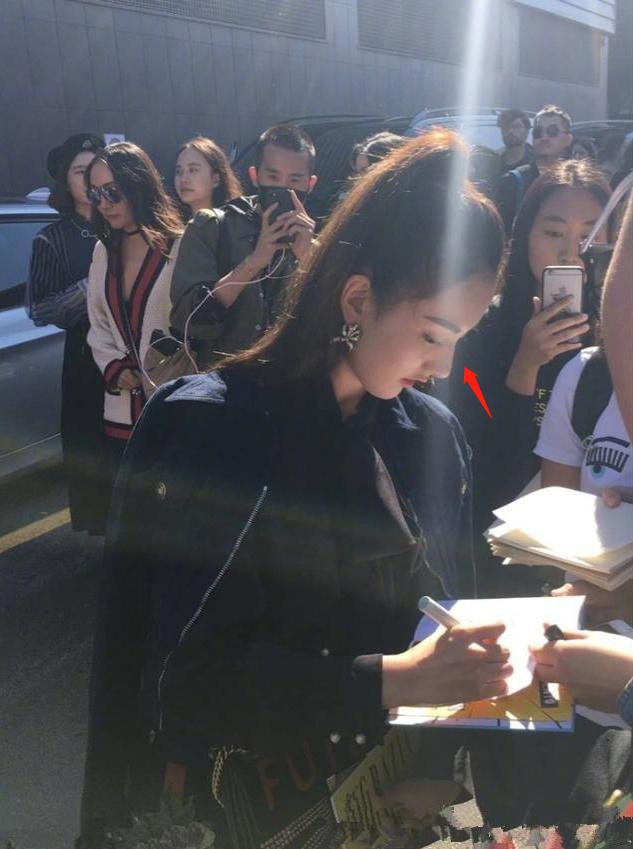 整过容别在阳光下拍照，看赵今麦宋祖儿就懂了，鼻子真是全脸之光