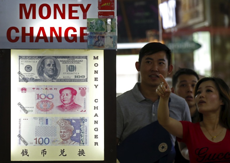Money changer in Jeram loses RM120,000 to four parang-wielding robbers
