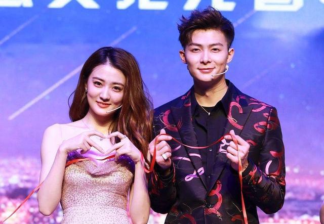 《女儿们的恋爱2》官宣：向佐和郭碧婷加盟，郑爽要让张恒出道了