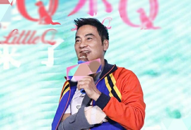 任达华现身广州，用广东话跟粉丝打招呼“大家好，我回来了”