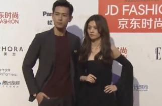 有种求生欲叫李现，和女星走红毯牵手姿势亮了：怕是杨紫调教过