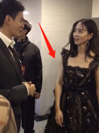 上帝亲吻了张钧甯的脸，却没有亲吻她的手臂，网友：女神气质全无