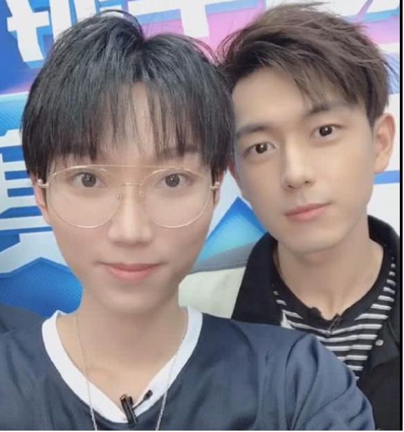 李现颜值被尬吹？看了粉丝“座机像素”下的他，这颜值我跪了