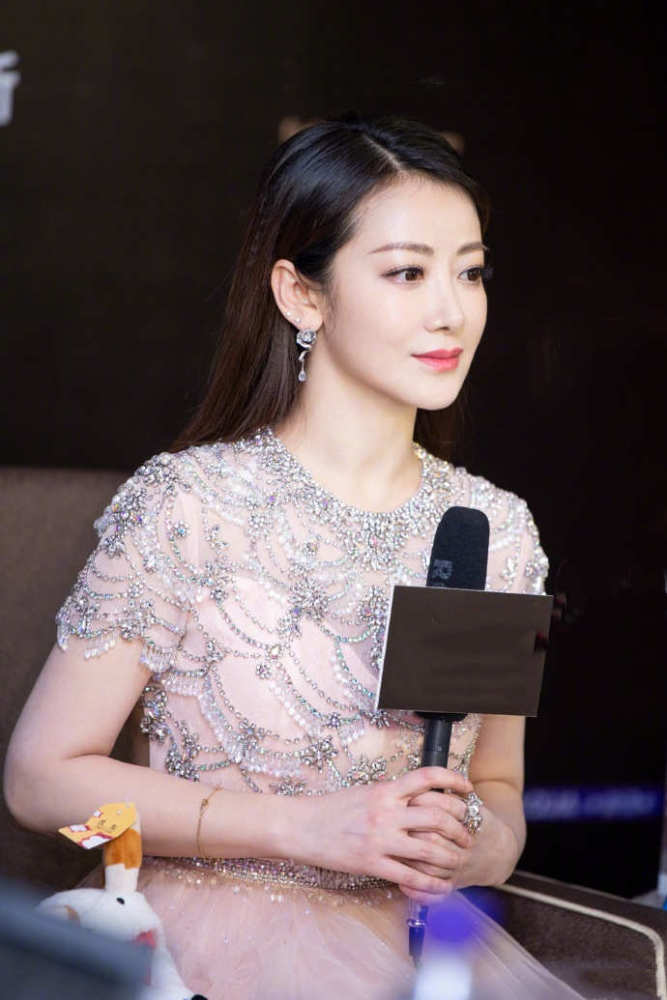 继“白兰瑛”后，陈紫函又定档一部古装剧，看清造型后：追定了！