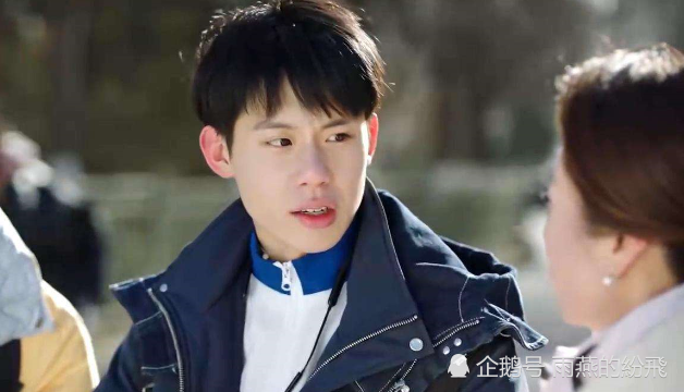 小欢喜：英子和季杨杨一起照顾刘静，杨杨喜欢上英子，陶子吃醋了