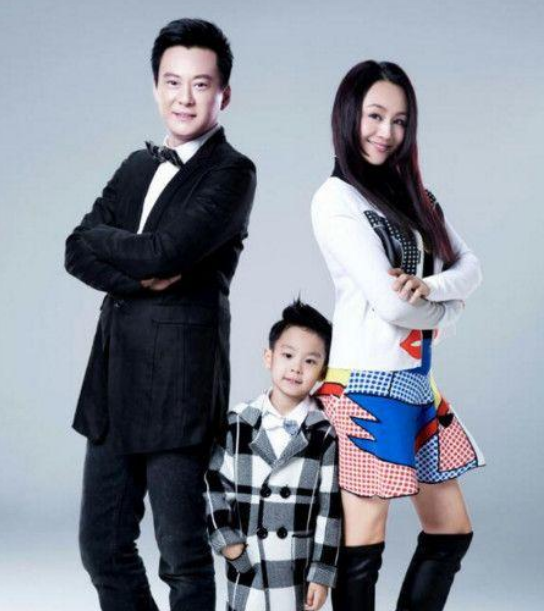 《乌龙闯情关》男主太落魄，靠直播商演为生，女主嫁人息影