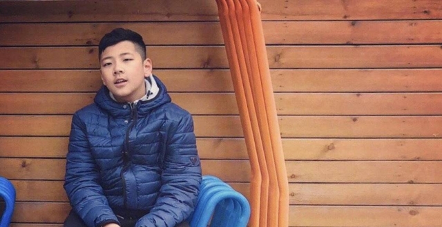 《爸爸去哪儿》石头近况曝光！上初中身高比肩父亲，让人认不出