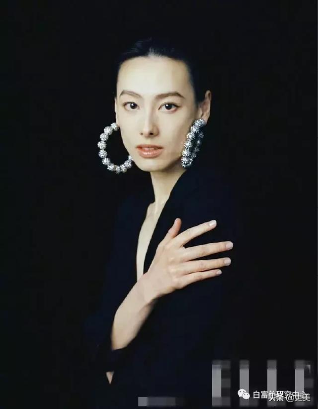 身价650亿奶茶妹妹带女儿赴剑桥留学，再传婚变，会遇上新大佬吗