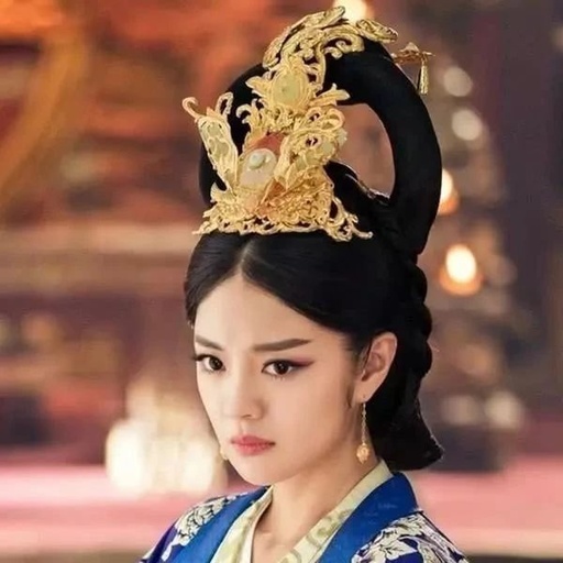安以轩产后现身庆儿子满月，穿超短秀美腿，夫妻十指紧扣甜蜜恩爱