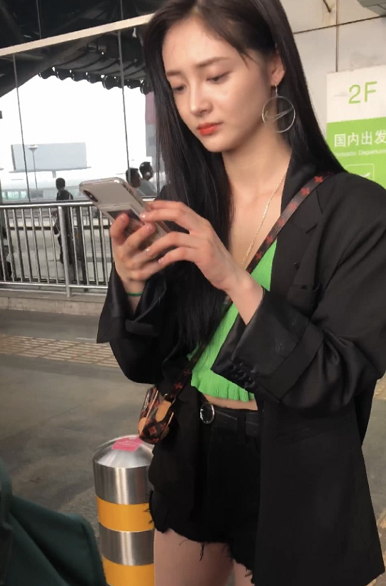 周洁琼的“钩子耳环”火了！看到效果后，00后纷纷求同款