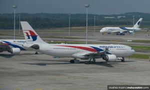 MH360 turn-back due to landing gear problem - MAS