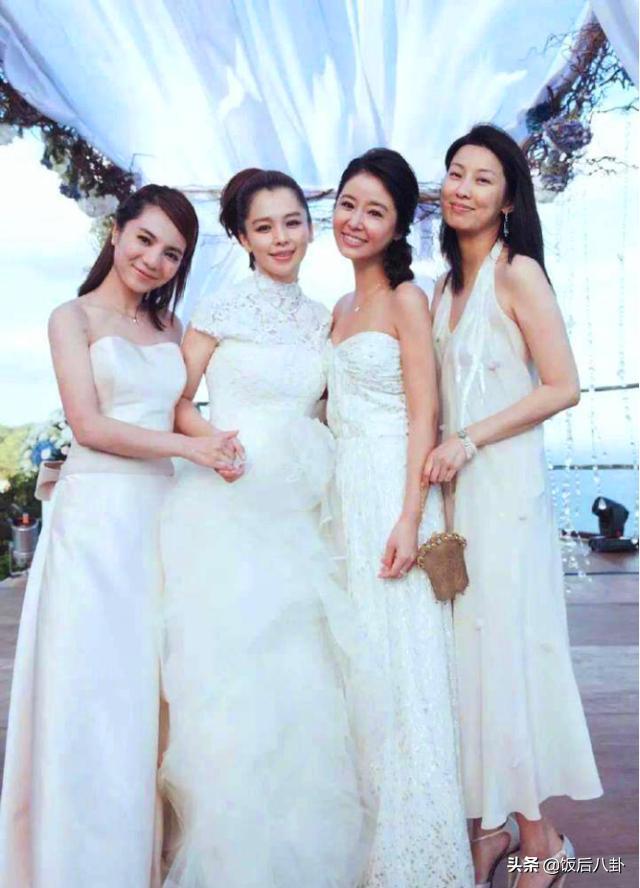 43嵗林心如合影44嵗徐若瑄，秒成蛇精脸认不出，对比照爆光，网友：素颜更好！