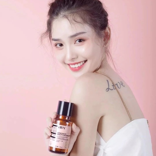 这个发光水神了！用了一瓶，皮肤白成小灯泡！太美了~