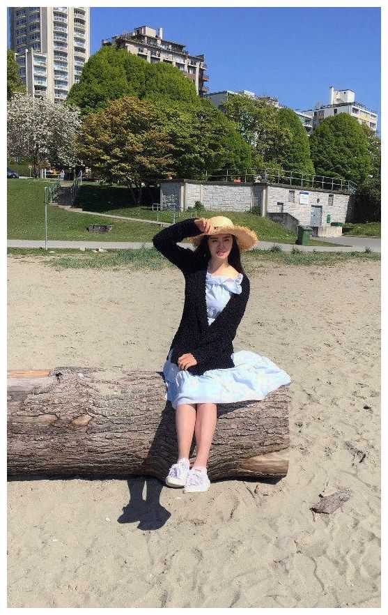 原创 王祖贤之前在国外给抓拍，身材发福体态臃肿，提前进入老年期！