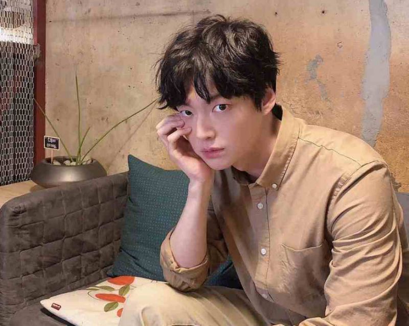 Calls for S.Korean actor Ahn Jae-hyun to quit TV shows as divorce drama escalates