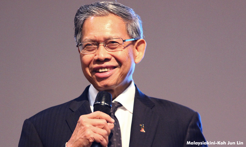 Excessive politicking? Among 600 at forum, only deputy minister disagrees