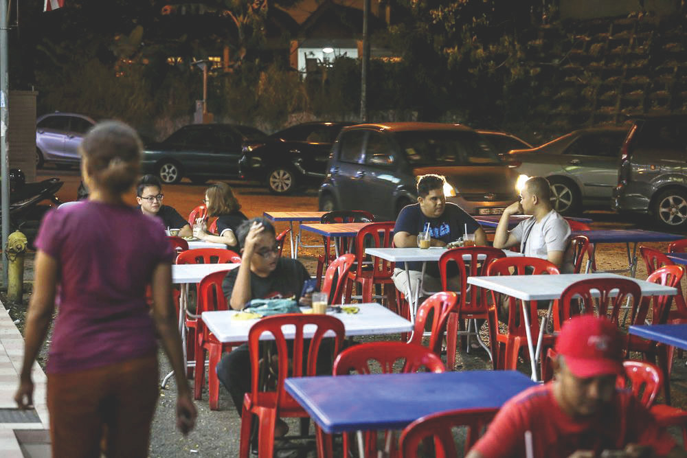 Report: Haze eating up businesses as restaurant owners see diners decline