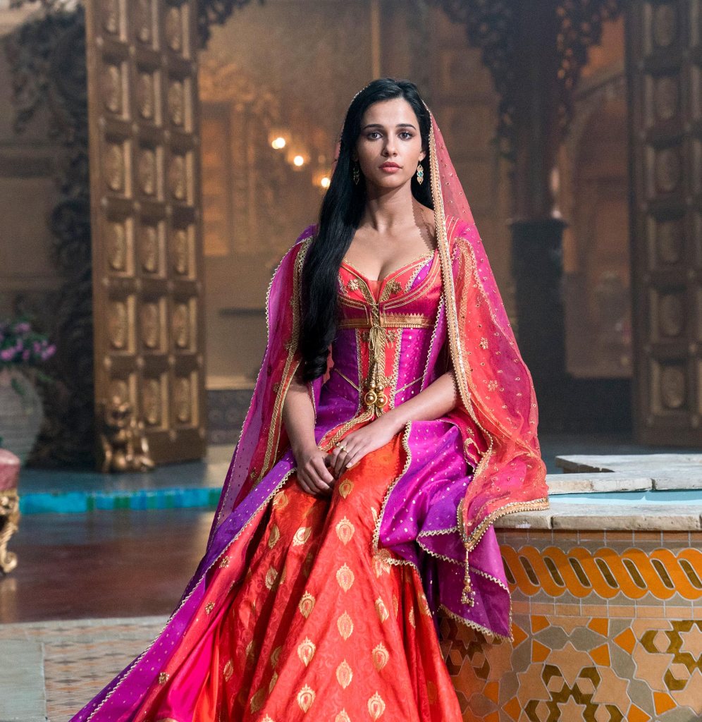 Aladdin and Jasmine Duet on Original Song 'Desert Moon' in Deleted Scene from Disney Remake