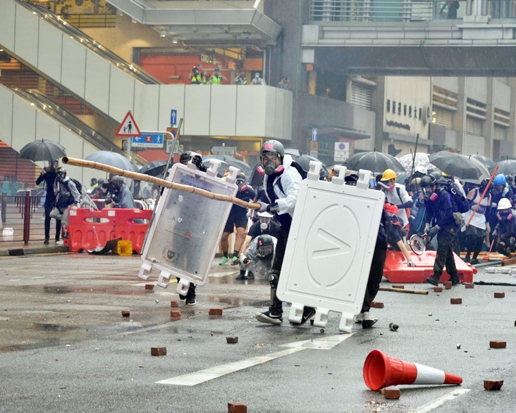 【逃犯条例】建制派指示威者武器升级 担心造成人命伤亡