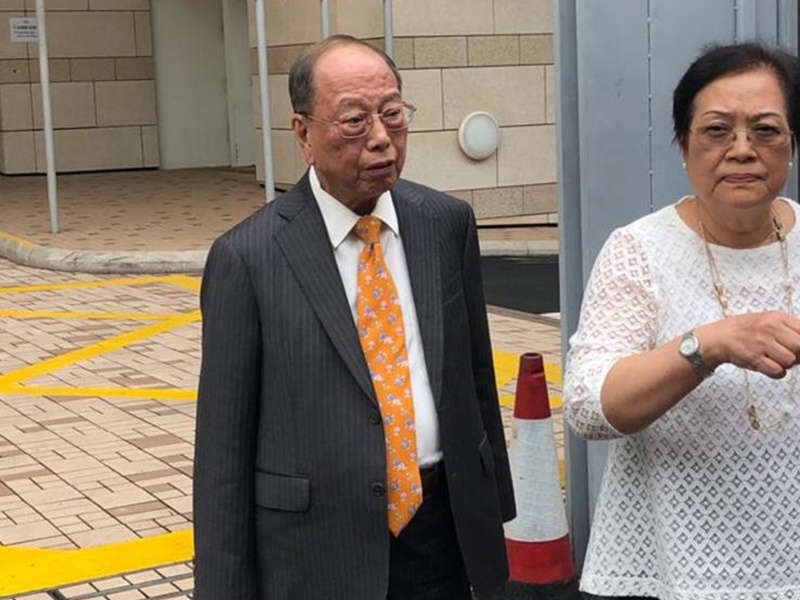 涉摸胸撩私处非礼保姆女儿 七旬翁：如果你够18岁我就会放入去