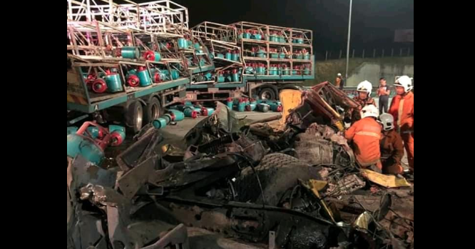 Three dead in highway accident after lorry stopped to help stranded motorcycle