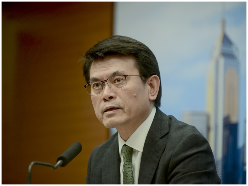 邱腾华晤商界后将见传媒