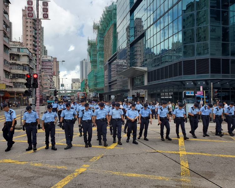 【逃犯条例】警深水埗遗子弹 市民钦州街拾获助寻回