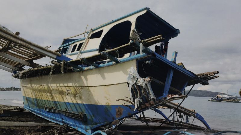 Chinese apology for philippine fishing boat sinking lands as rodrigo duterte heads to Beijing