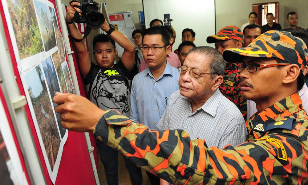 Kit Siang proposes joint conference after 'environmental disasters' in Johor
