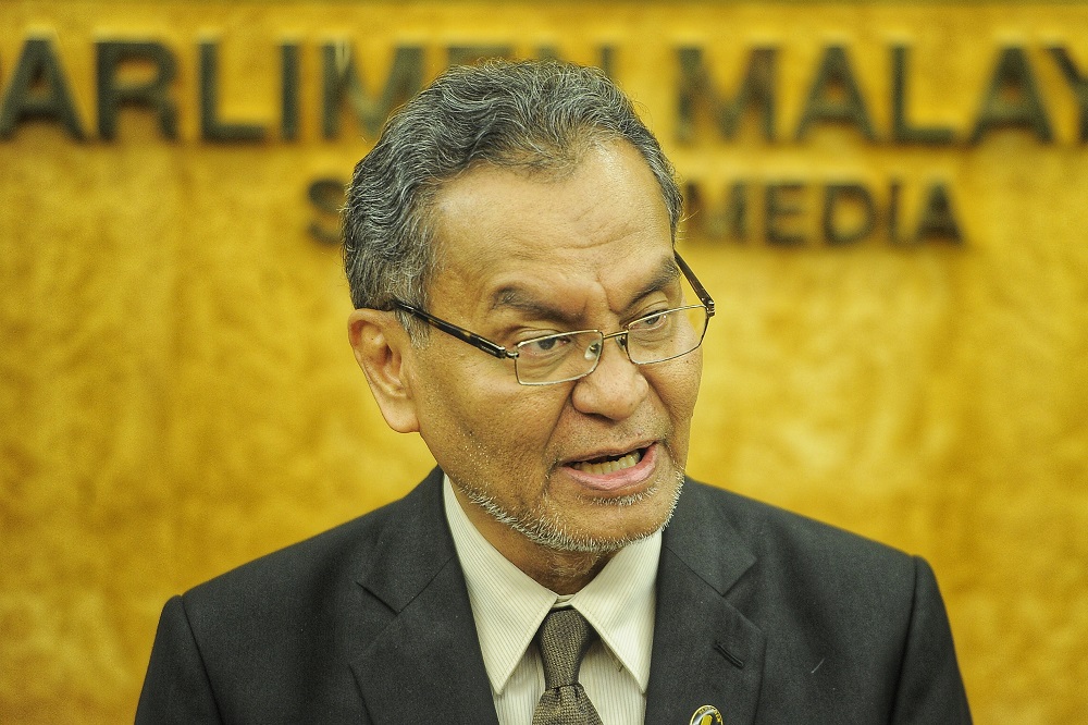 Dzulkefly: Govt mulls social work punishment for smoking ban offenders