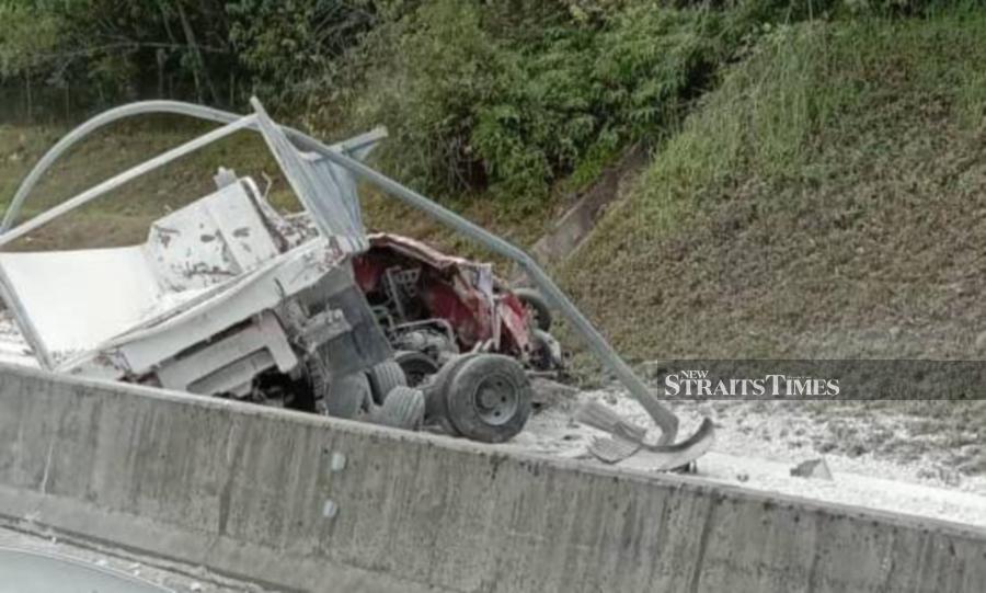 3km crawl near Menora Tunnel due to accident
