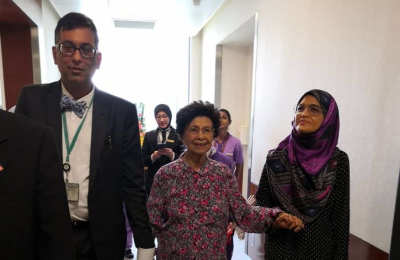 Dr Siti Hasmah discharged from hospital after recovering from food poisoning