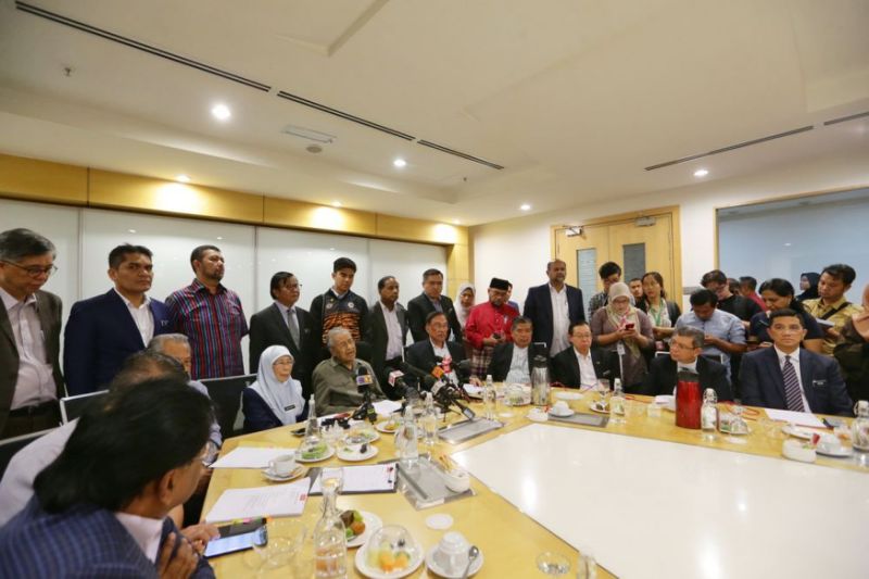 Poor communication reason for Pakatan’s unpopularity, says Dr M
