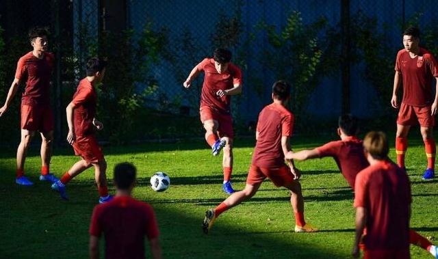 战况更新：吴曦梅开二度冯劲杨旭破门，国足4-0缅甸